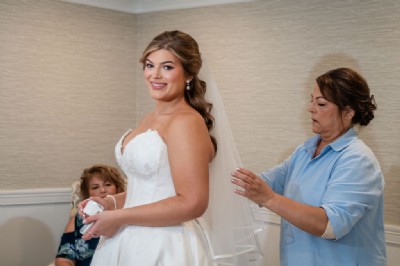 Premium Amenities at The Aqua Turf: Bridal Suites, Maître D, and More!