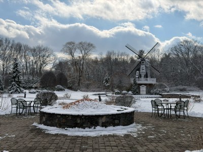 10 Reasons Why You Should Book Your Wedding Off-Season